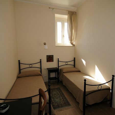 نوتو Gilda Rooms & Breakfast المظهر الخارجي الصورة